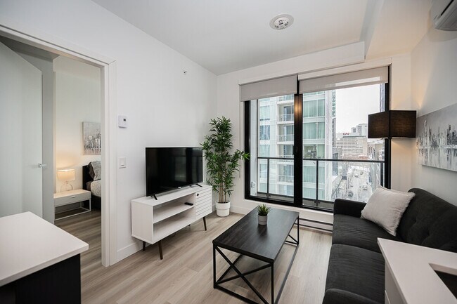 Photo - 1055 Rue de la Montagne Unit ID1262043P