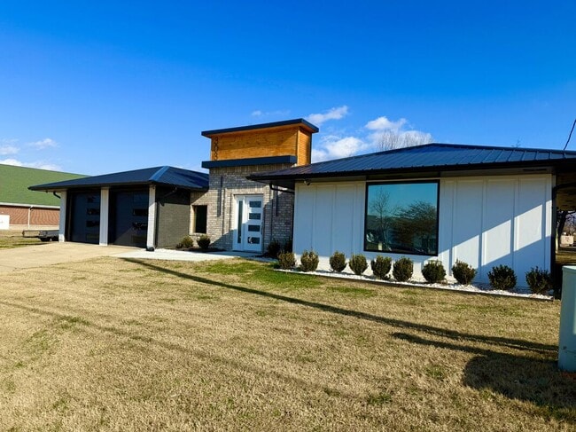 Photo - 303 S Promenade Blvd