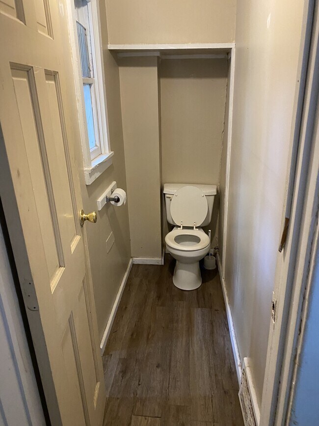 Photo - 231 Lakeview Ave Unit 4