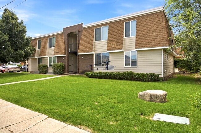 Photo - 445 W 4900 S Unidad 2