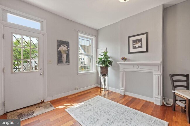 Photo - 1005 V St NW