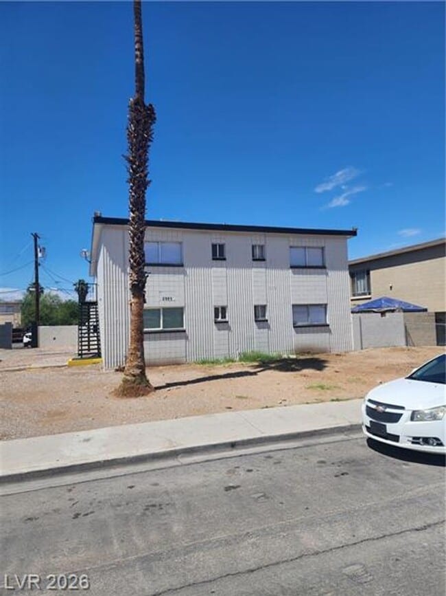 Building Photo - 2905 E Elm Ave Unit 2905 Elm Ave. 1A