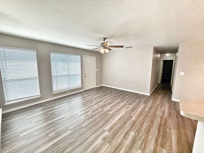 Photo - Spacious 3 Bedroom, 2 Bath Duplex with 1-C...
