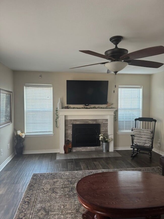 Photo - 3/2/2 Gated Community, Fenced Yard, Pool Access