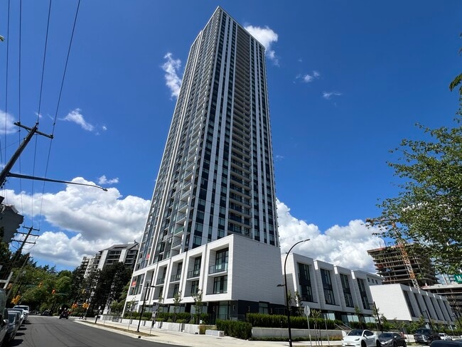 Building Photo - 6468 Willingdon Av Unit 21xx