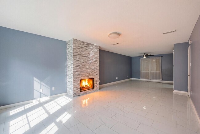 Photo - 18385 Ten Oaks Ct