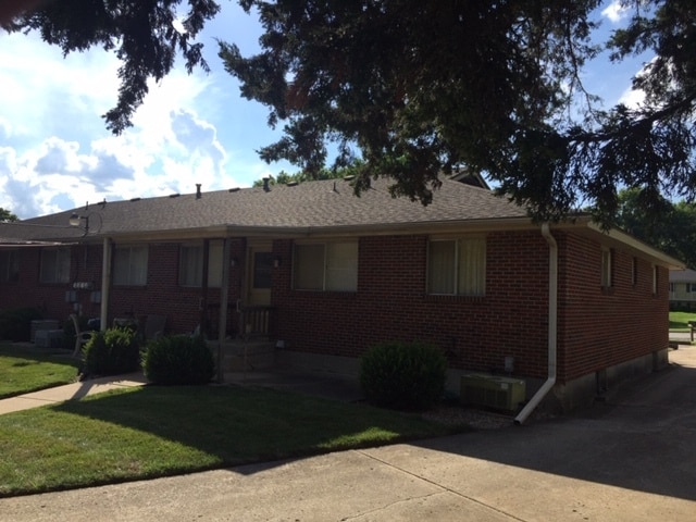 Building Photo - 12601 Blue Ridge Ext Unit 1