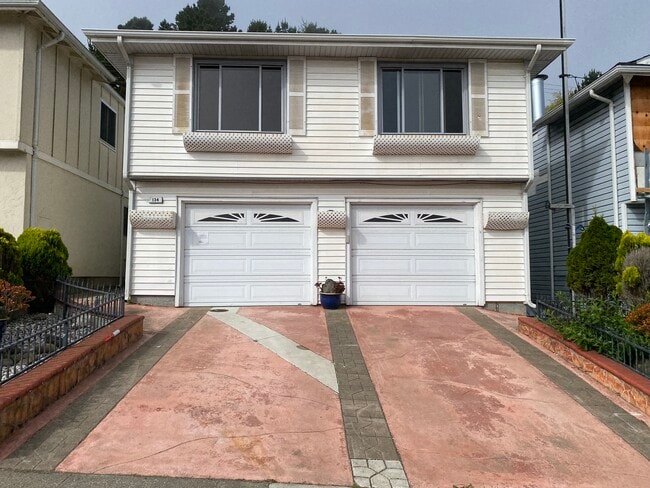 Building Photo - 134 Morton Dr