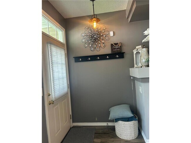 Photo - 3751 Hazel Trail