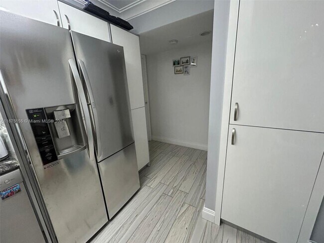 Photo - 1 bedroom in Hallandale Beach FL 924