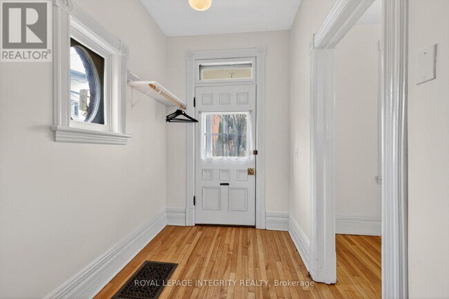 Photo - 56 Grosvenor Ave