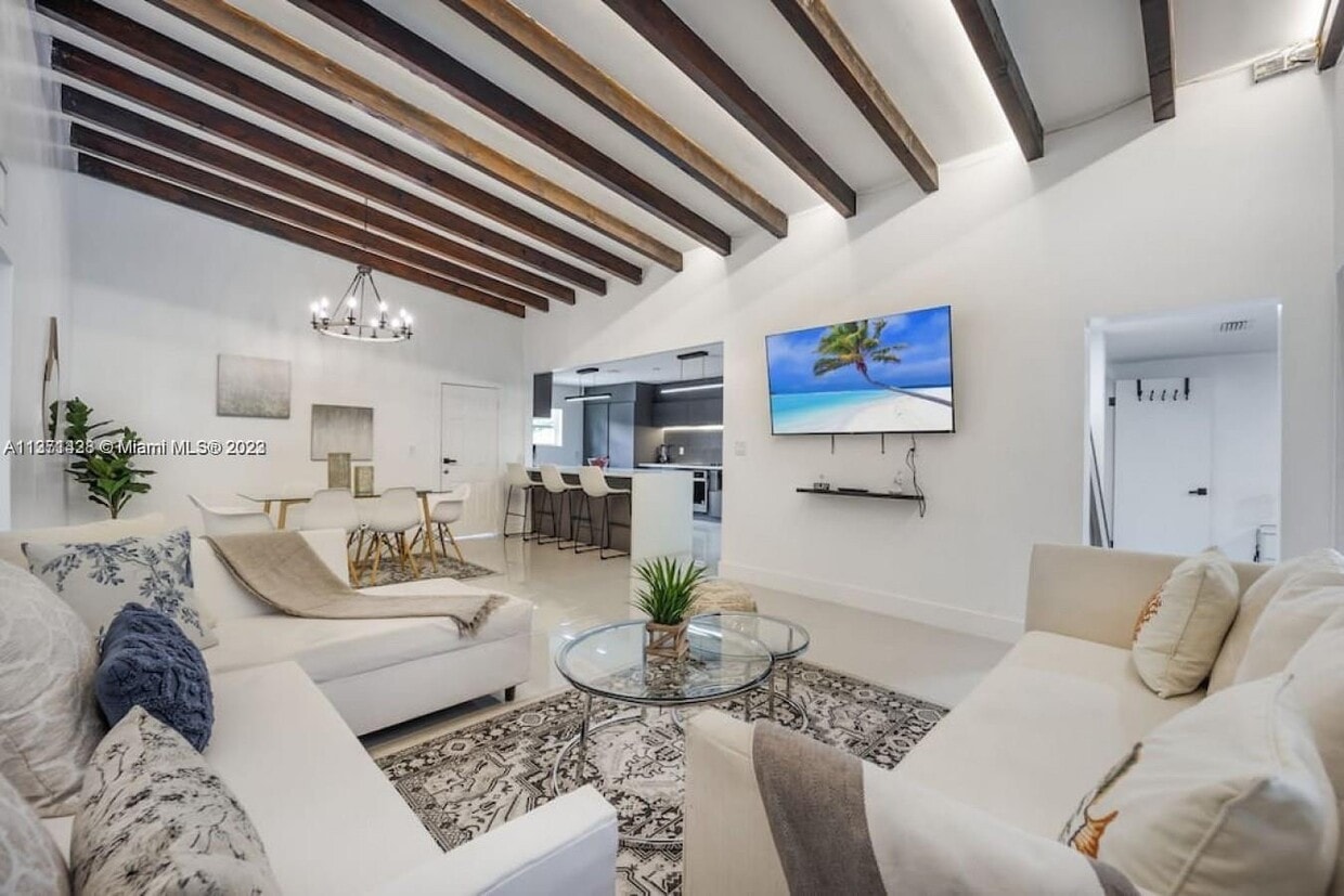 Photo - 20 NE 48th St (Miami, FL)