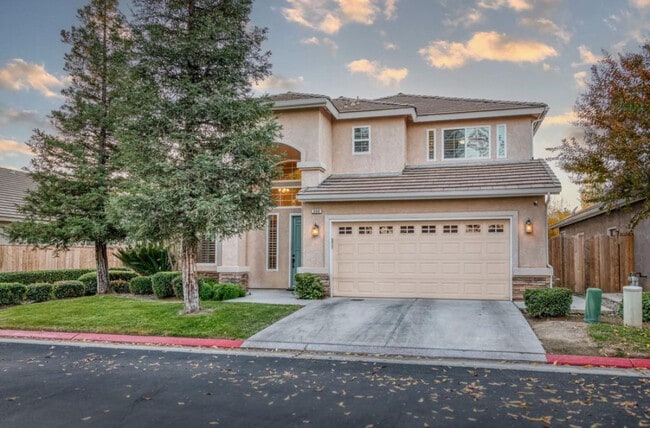 Building Photo - 688 Century Ln