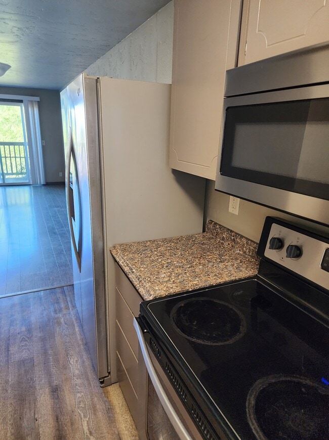 Photo - 97 NW Jefferson Pl