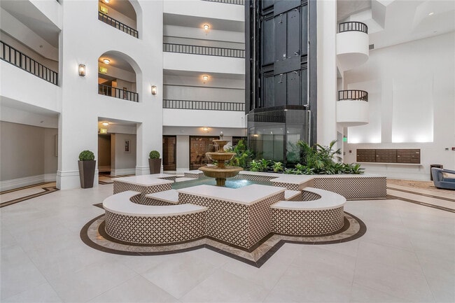 Photo - 100 SE 5th Ave Unidad 110