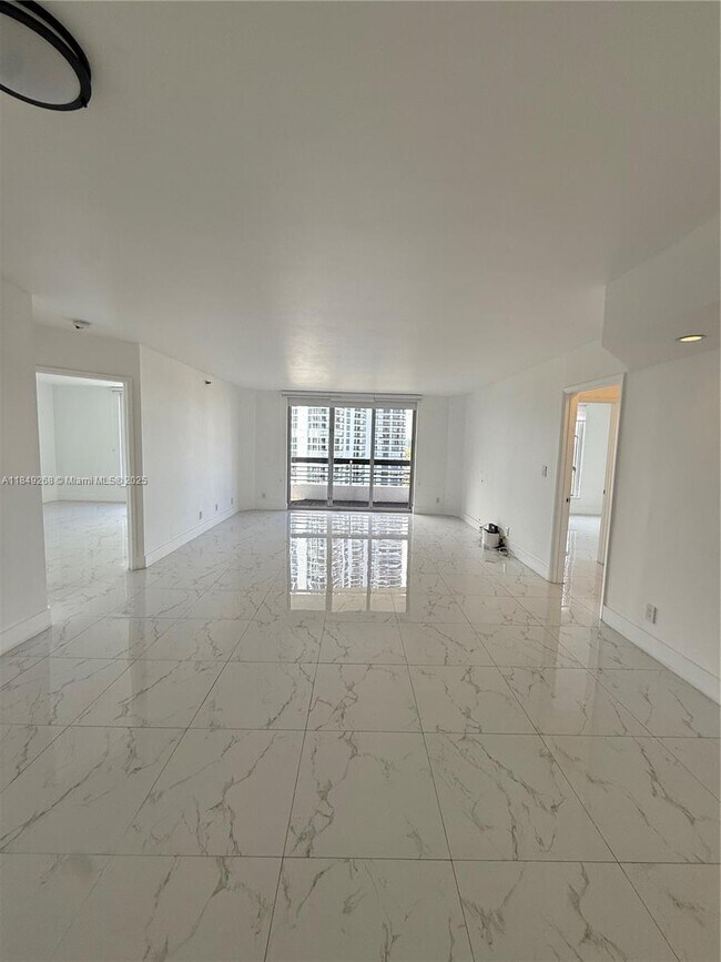 Photo - 3600 Mystic Pointe Dr Unit 1611