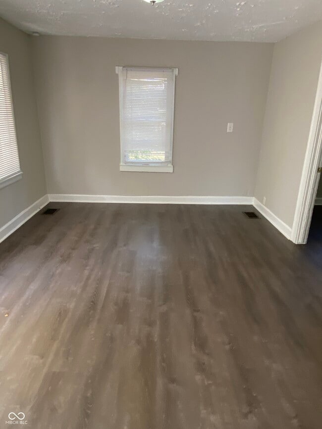 Photo - 2373 N Oxford St
