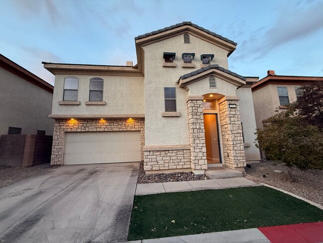 Silverado 3 Bedroom 2-story home with 3 ba... - Silverado 3 Bedroom 2-story home with 3 ba...