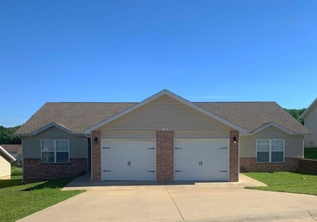 Building Photo - 6721-MF2-E2 Unit A