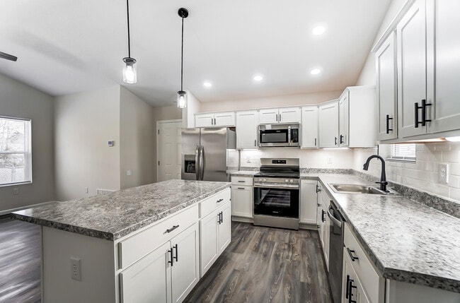 1432 W Elm St