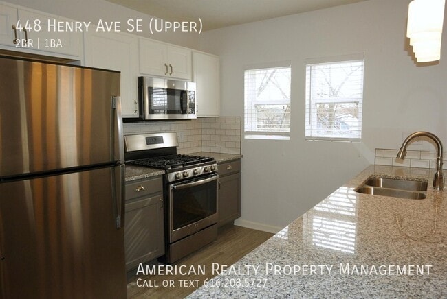 Photo - 448 Henry Ave SE