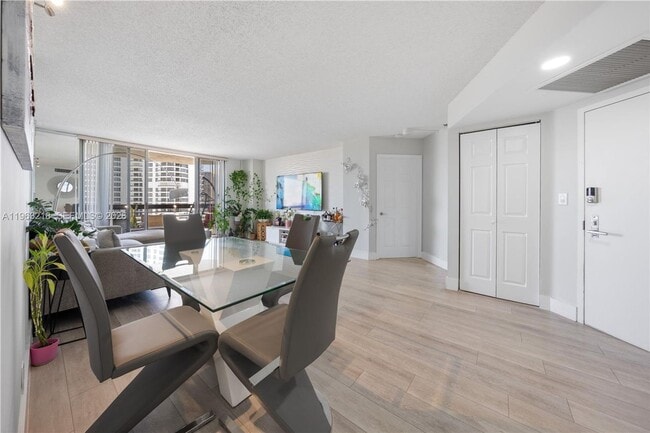 Photo - 3530 Mystic Pointe Dr