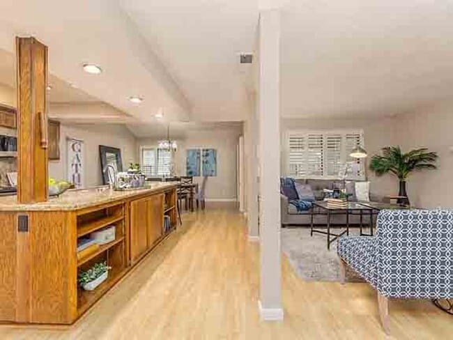 Building Photo - Gorgeous 3 Bedroom in Desired Park West Community