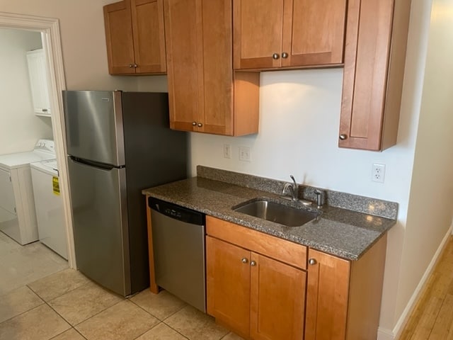 Stainless Steel Appliances - 6414 Wise Ave