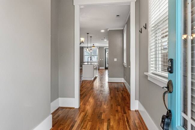 Photo - 720 Waterscape Ct