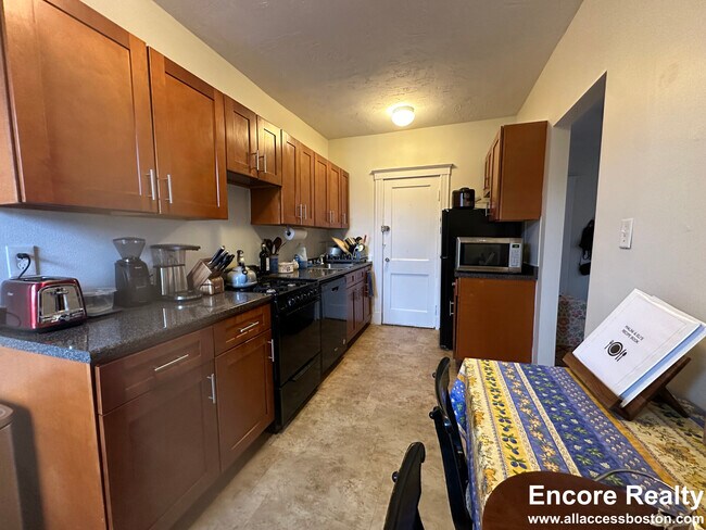 Photo - 4 Commonwealth Ter Unit 10