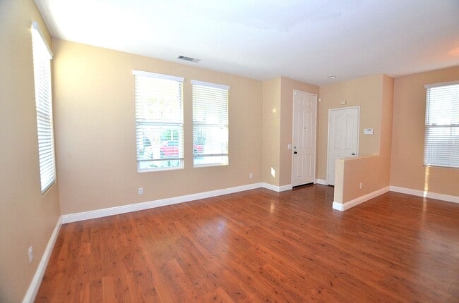 Photo - 4Br/3-1/2 bathroom Home