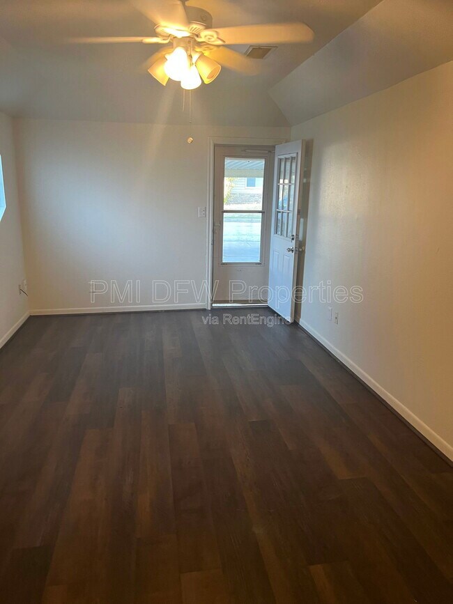 Photo - 1664 Fagan Dr
