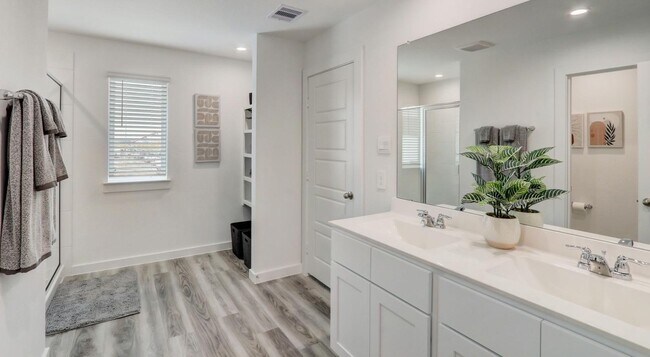 Photo - 10415 Lancaster Frst Ln
