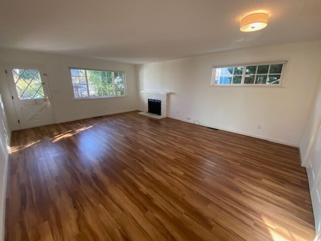 Photo - Charming Monterey Home