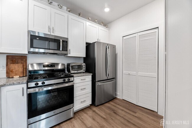 Photo - 921 Vanderbergh Blvd