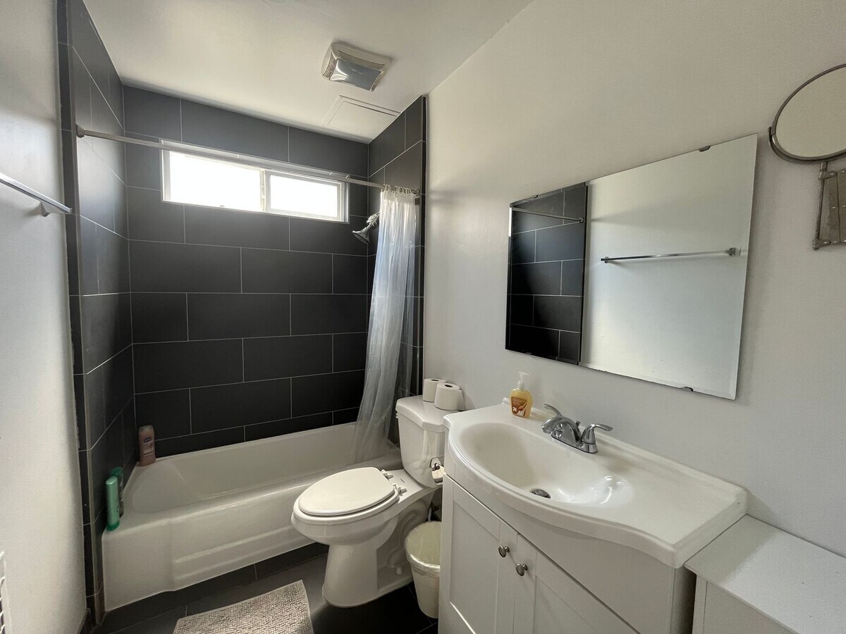 Photo - Preuss Apartments Unit 1