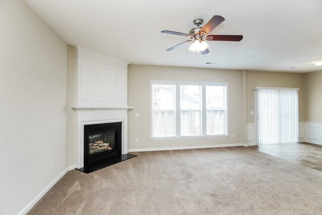 Photo - 242 Regent Square