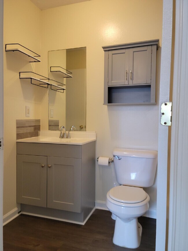 Photo - 209 E Wilson St