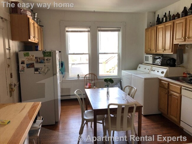 Photo - 268 Broadway Unidad #2