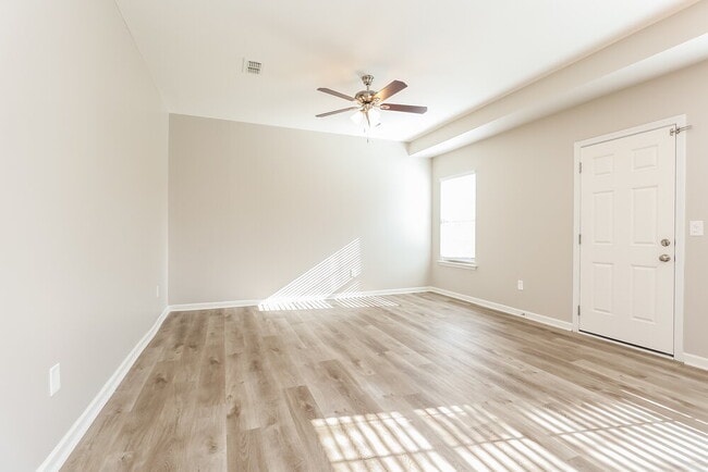 Photo - 1858 Warmingfield Dr