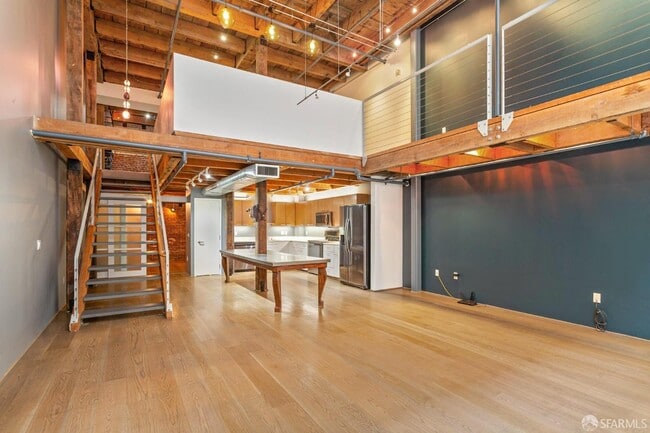 Photo - 650 Delancey St