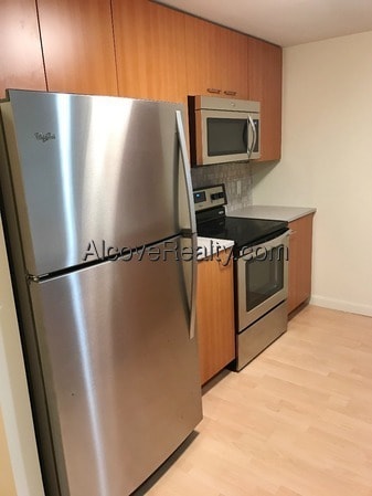 Building Photo - 23 Sidney St Unit x Rental