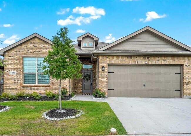 Building Photo - 8916 Old Rawhide Ln