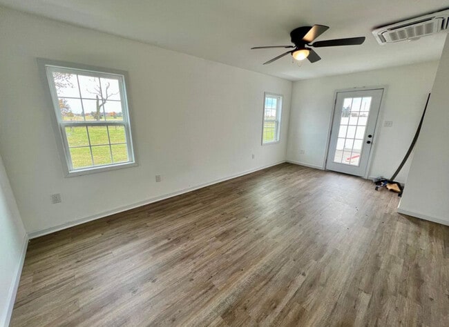 Photo - 6688 Bino Rd Unidad B