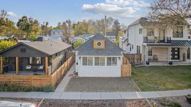 Building Photo - 2461 Depew St