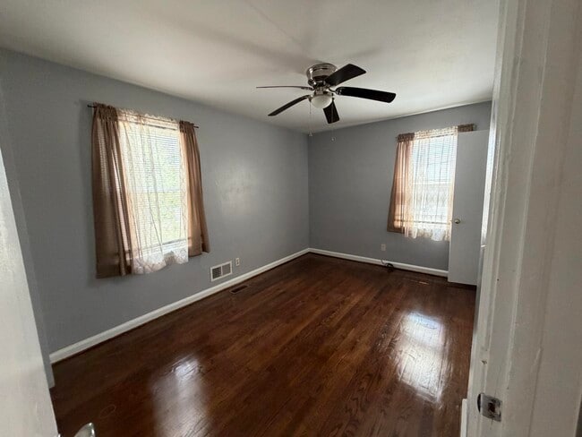 Photo - 2205 Plantation Rd NE