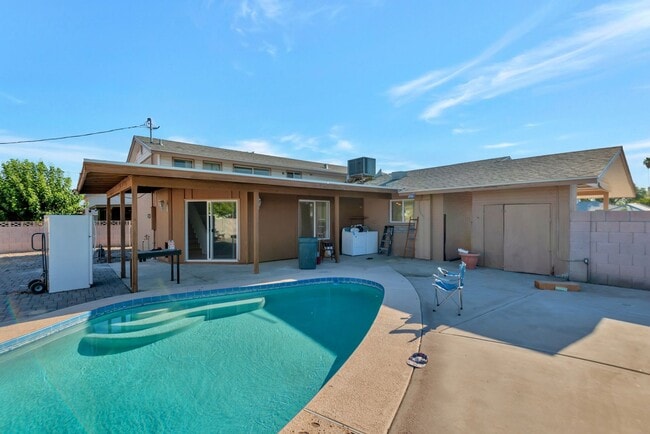 Building Photo - Spacious 6-Bedroom Pool Home Near ASU in Prime Tempe Location