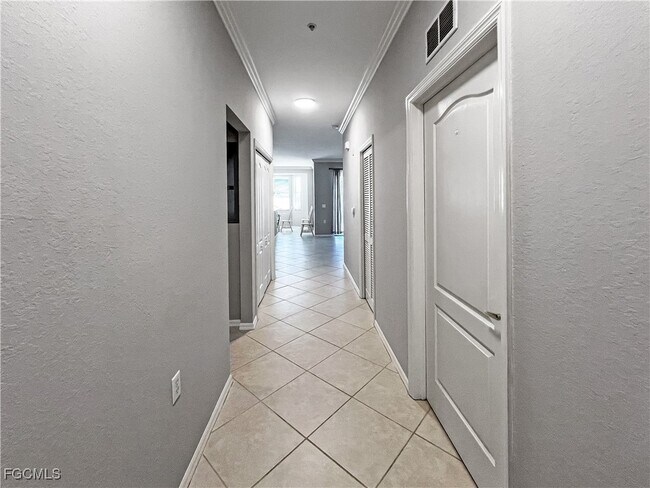 Building Photo - 8550 Kingbird Loop Unit 648 Rental
