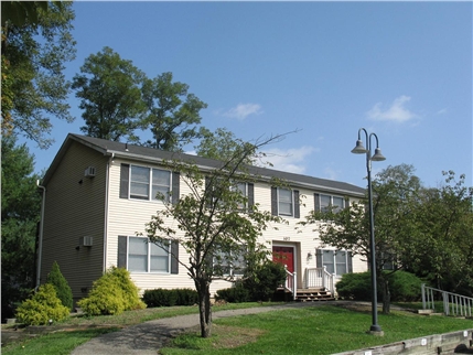 Fox Glen Gardens - Fox Glen Gardens Apartments