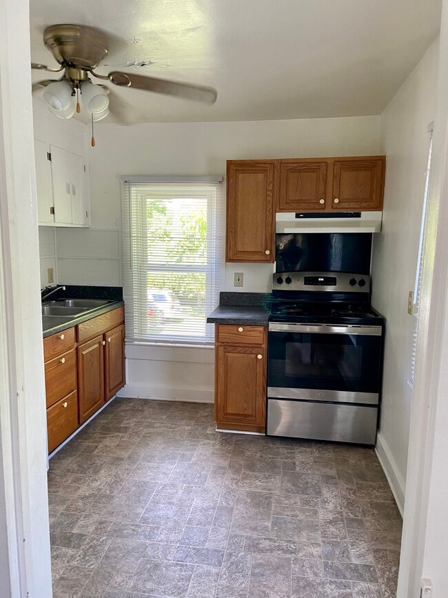 Kitchen - 107 Jackson St Unit Apartment C